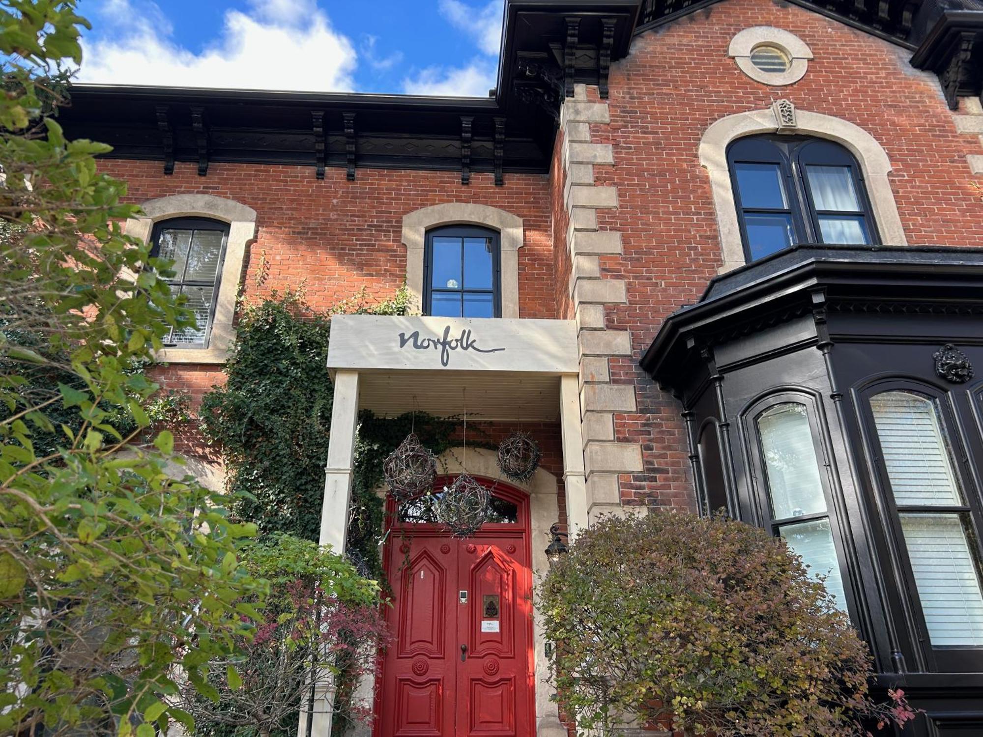 Norfolk Guest House Inn グエルフ エクステリア 写真